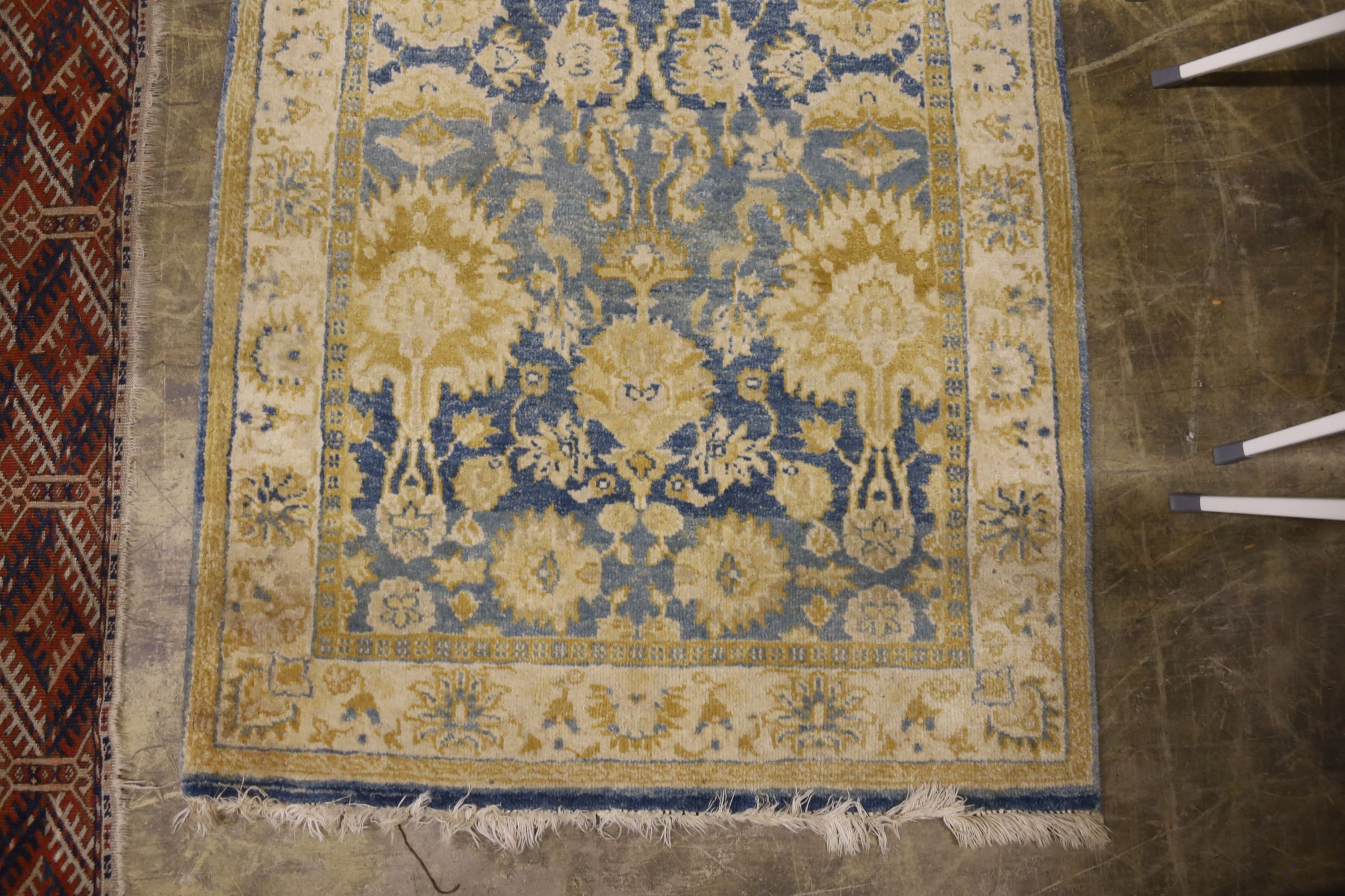 A Tabriz style rug, 150 x 90cm